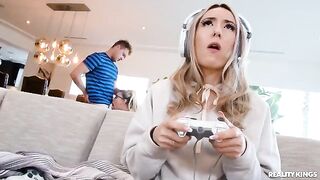 Nerdy guy with glasses fucks his GF’s gaming session