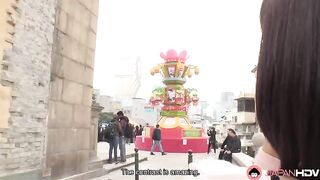 After a breakup, young Japanese girl Iku Sakuragi finds love in Macao