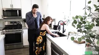The babysitter gets her fantasy with a father on the table