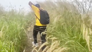 Pinay has outdoor sex in a risky spot, she’s so naughty!