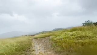 Pinay has outdoor sex in a risky spot, she’s so naughty!