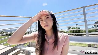 Girl without any problems sucks the cock