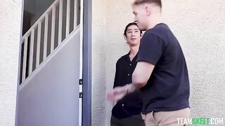 A girl was fed up with her boyfriend, so she invited her girlfriend to visit