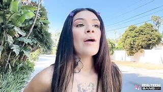 Her pussy could not resist the guy’s advances