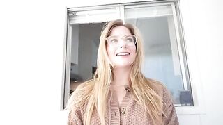 Babe Jess Cromwell sucks dick under the table and gets a huge load on her face