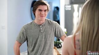 He just had to put his cock into a beautiful blondie’s pussy