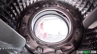 A girl got a vibration from the washing machine in clothes