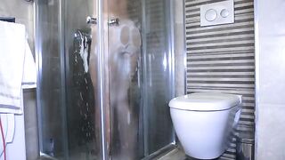 A blowjob instead of showering with a perfect teen, that’s so much better
