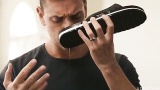 She knows how to make a stunning blowjob and look soulful
