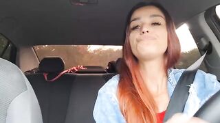 The hot girl agreed to have sex in the car with the driver