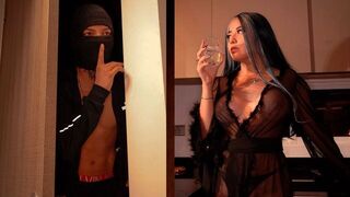 The burglar aimed to safe, but the prize turned out to be a tight pussy