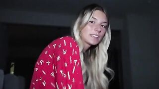 Handmade and wet lips, a step-sister’s skillful blowjob technique