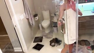 A woman shared her husband’s cock with her friend in sauna