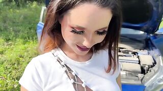 A fit girl fixed her car and then had sex with a guy