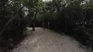 A girl with a great ass was picked up at the beach