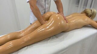 A masseur who couldn’t resist fucking his client with an amazing ass