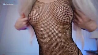 A fit girl with a juicy ass fucks like a slut - EmiliaBunny