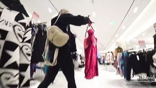 Public blowjob for pretty babe in the fitting room