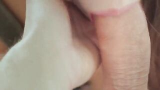 A busty amateur wife gets fucked on the chair and reaches an orgasm in 4K